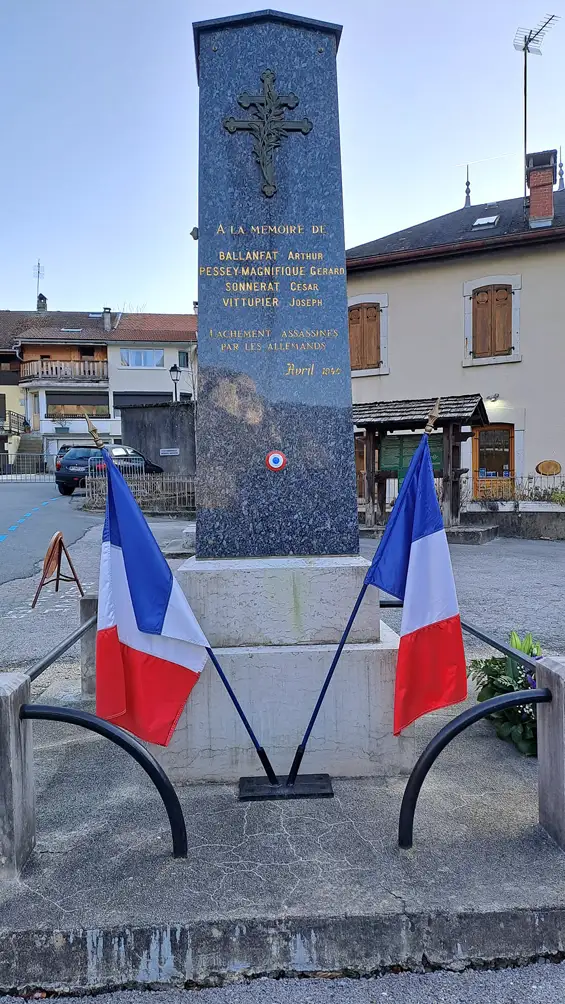 Petit-Bornand-les-Glières — Monument en hommage au [er]avril 1944 : exécution de sept maquisards