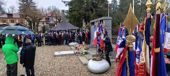 La cérémonie du 81e anniversaire de la tragédie du château a eu lieu dimanche 22 en présence de 44 porte-drapeaux et d'une forte affluence