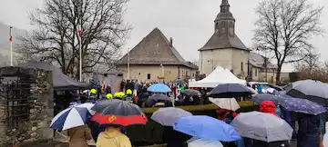 La cérémonie du 81e anniversaire de la tragédie du château a eu lieu dimanche 22 en présence de 44 porte-drapeaux et d'une forte affluence