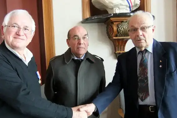 Jean-François BOCQUER succède à André Gouvernon qui devient président honoraire en présence du général Jean-Marc de Giuli.