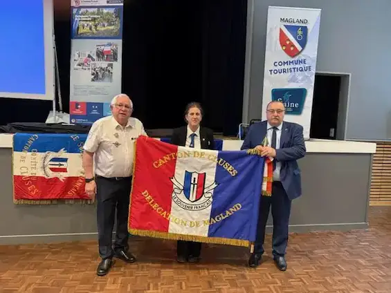 Jean-François BOCQUET Délégué général du SF74 , Sandra MOLLOY Présidente du Comité local de Cluses, Christian BOUVARD, maire-adjoint de Magland