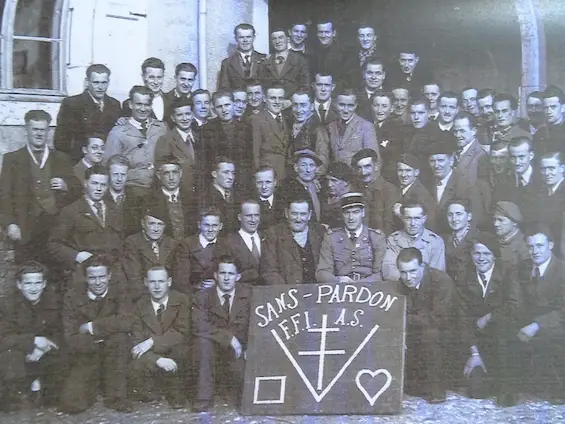 L'A.S. compagnie de la Semeine - Au centre Robert Gassilloud et le Capitaine Ruche . Appelé également, Corps Franc d'Éloise et les sans pardon