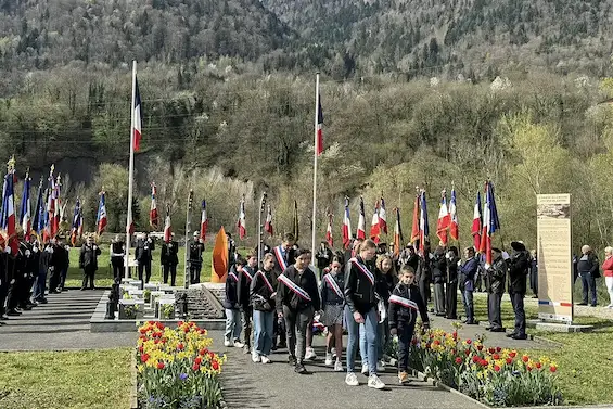 Marignier — Mémorial des déportés, 80e anniversaire, conseil municipal des jeunes