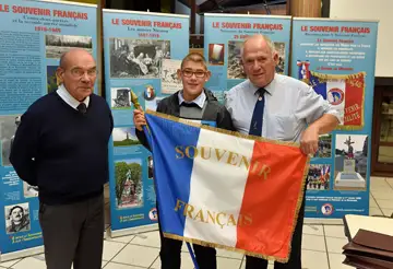Mathéo Van Herreweghe fier de porter le drapeau — photo DL