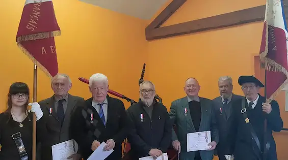 Cérémonie de remise des médailles de bronze du Souvenir Français comité de la Vallée du Giffre : Rolland BOSONNET, Jacques FABER Auguste, RENAUD FAVRE, Maurice MICHAUD et Jean-Michel ROSBACH