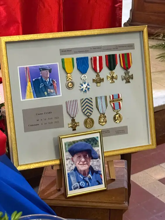 C’est avec tristesse que le monde patriotique, les amis ont appris du décès de Claudius Lyard, survenu le 10 novembre à l’âge de 102 ans. Porte-drapeau du 27e bataillon de chasseurs alpins pendant près d’un demi-siècle, Claudius incarnait l’honneur, le courage et la fidélité à son régiment. En février dernier, il avait été élevé au rang de chevalier de la Légion d’honneur, reconnaissance ultime de son engagement pour la France.