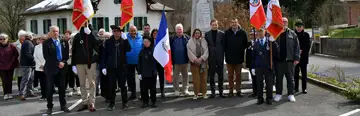 Une gerbe a été déposée au monument aux morts lors de cette assemblée. Photo M.S.