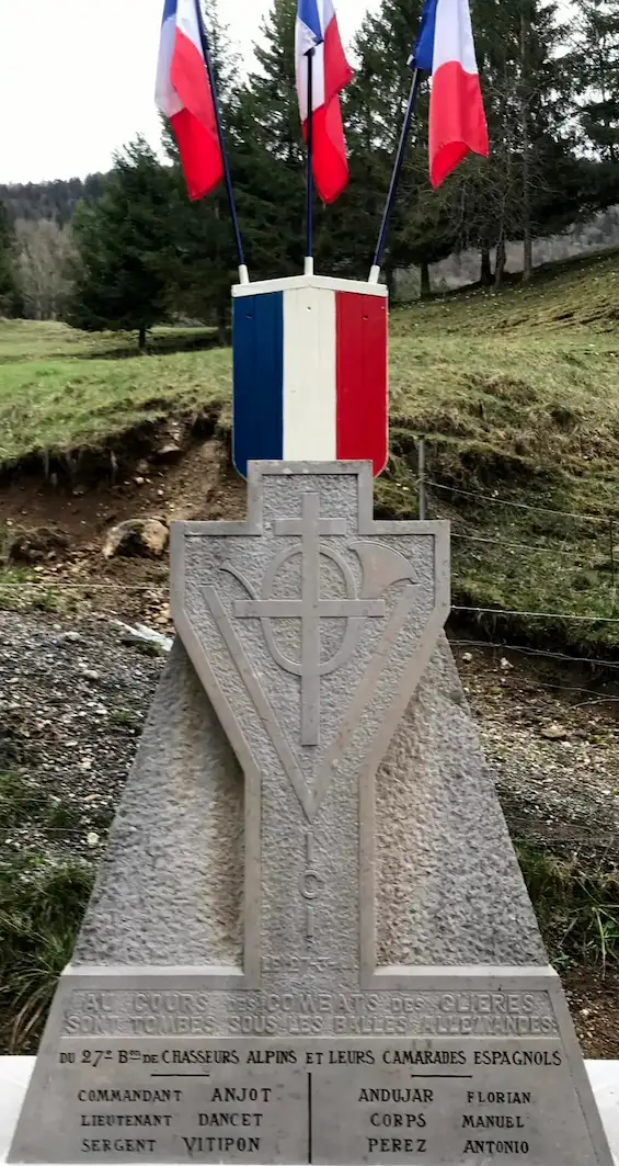 Nâves-Parmelan — Monument commémorative Capitaine Anjot