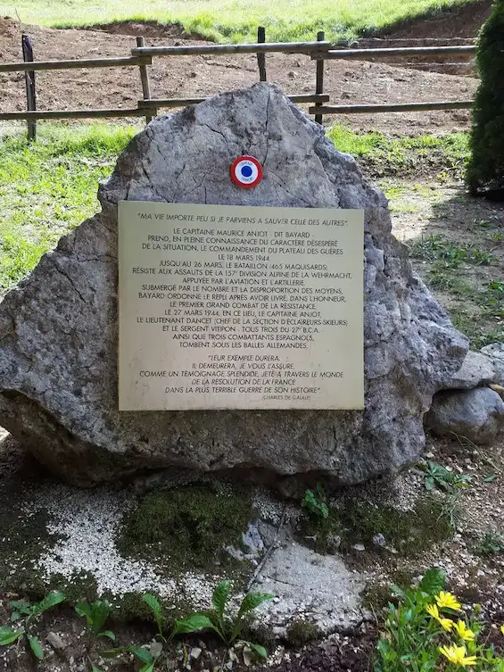 Nâves-Parmelan — Plaque explicative Capitaine Anjot