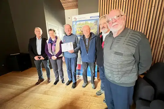 Remise de la médaille de bronze du Souvenir Français à Pierre Portier ancien président du comité de Chamonix