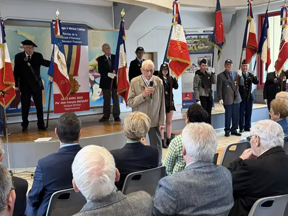 Remise de la cravate du Souvenir Français à Monsieur Michel Corbex