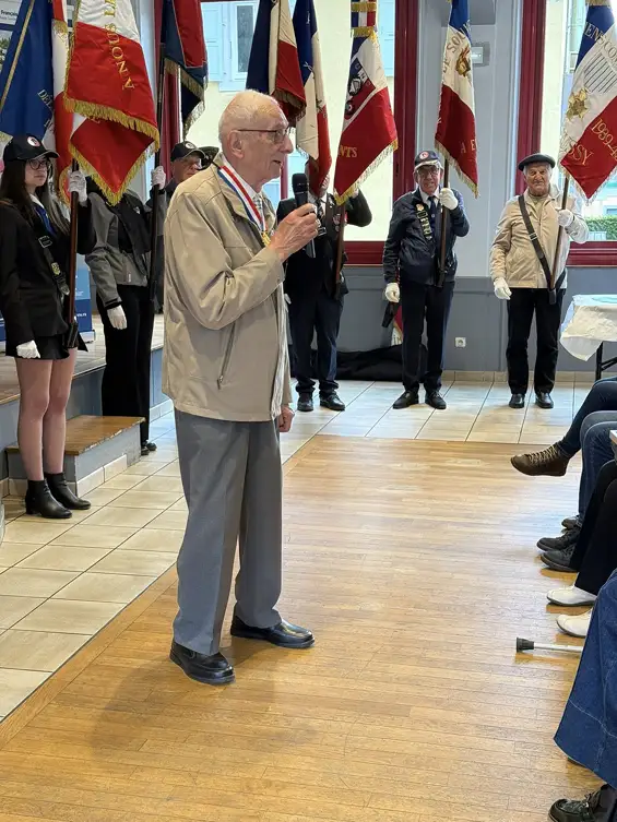 Remise de la cravate du Souvenir Français à Monsieur Michel Corbex