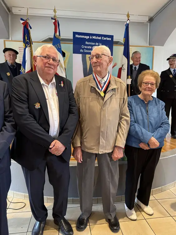 Remise de la cravate du Souvenir Français à Monsieur Michel Corbex