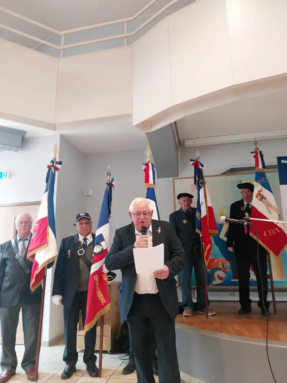 Remise de la cravate du Souvenir Français à Monsieur Michel Corbex