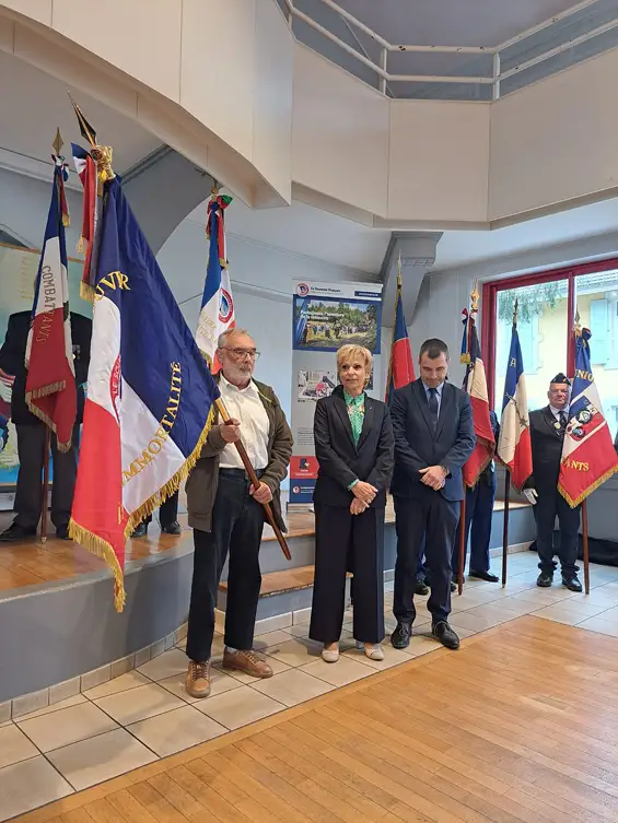 Remise de la cravate du Souvenir Français à Monsieur Michel Corbex