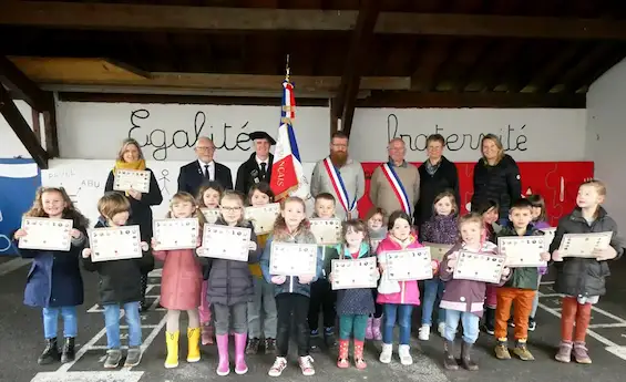 Remise diplôme de petit veilleur à Villard — Vallée Verte