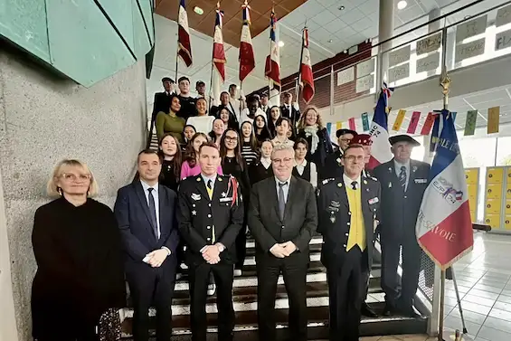 Remise des diplômes de jeunes porte-drapeaux 2024 au collège Geneviève Anthonioz de Gaulle