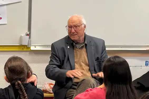 Michel Germain à la rencontre des CM2 de l&rsquo;école du Noiret à Cluses
