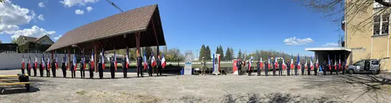 Le Souvenir Français était ce jour à la Roche sur Foron ou dans le cadre de l’école des porte-drapeaux de la Haute -Savoie je participais à la formation de 29 cadets de la gendarmerie. En compagnie d’Éric, de jean-Paul, d’Olivier et d’Alain autres intervenants.
