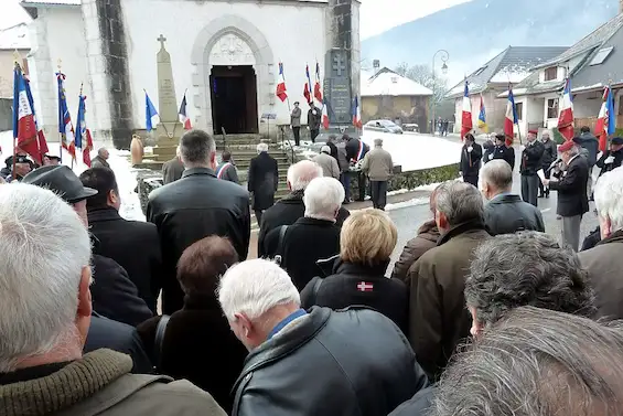 Saint-Eustache — Stèle de l'Église tragédie décembre 1943 - Commémoration