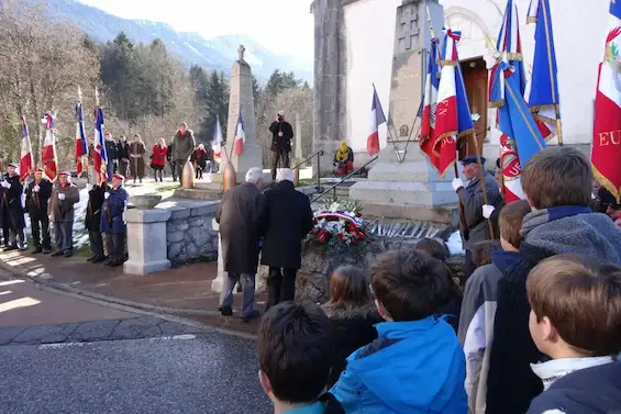 Saint-Eustache — Stèle de l'Église tragédie décembre 1943 - Commémoration