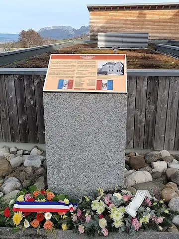 Saint-Eustache — Plaque de la tragédie du 31 décembre 1943