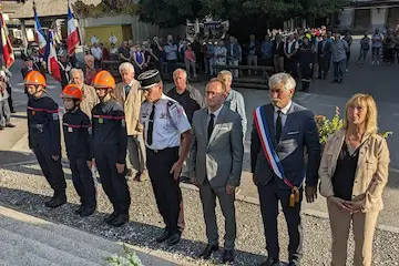 Les élus, les anciens combattants, les sapeurs-pompiers et l’harmonie étaient présents. Photo Le DL/O.L.