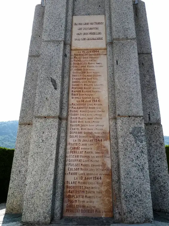  Monument commémoratif aux quarante fusillés de Vieugy — ÉTÉ 1944
