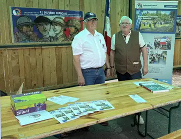 En compagnie de René Perrissin premier vice président de la délégation du Souvenir Français de haute Savoie à la fête des vieux métiers d’Habere Poche ou le comité vallée verte 4 rivières tenait un stand. Bravo aux bénévoles pour cette initiative.