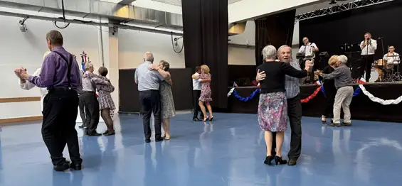 Souvenir et convivialité : une journée mémorable à Thonon avec le bal de la libération 2025