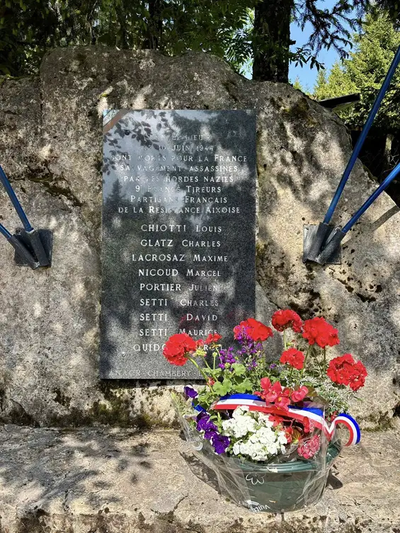 Lieutenant Lacrosaz Maxime, né le 28 novembre 1914 à Saint Pierre de Rumilly (Haute-savoie), exécuté le 10 juin 1944 au lieu-dit le Croc, plateau du Revard — Le Revard, la Féclaz (Savoie) ; résistant FTP.