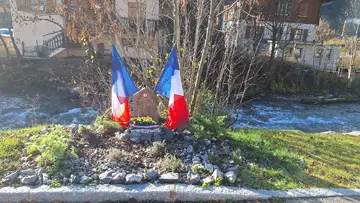 Abondance — Fleurissement des tombes des morts pour le France pour le 11 novembre 2025 — calixte BURNET