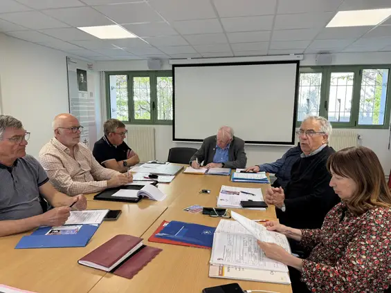Comme chaque mois, le bureau du Souvenir Français s’est réuni à la Maison du combattant et de la mémoire à Annecy, un lieu mis à disposition de l’association par le Conseil départemental de la Haute-Savoie.