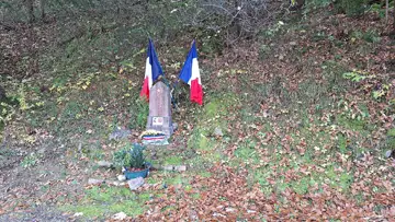  Stèle Fernand Tupin, hameau de la solitude