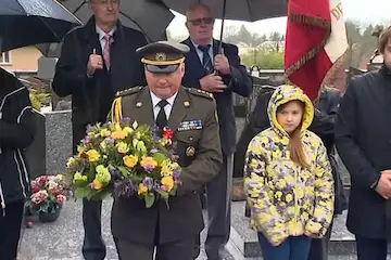 les tombes des soldats ukrainiens morts pour la France sont entretenues par le Souvenir Français