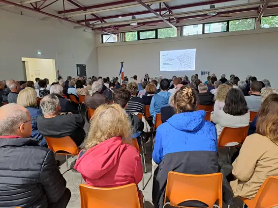 Pendant plus d’1h30, devant plus de 160 personnes attentives et passionnées, Madame Nadège Beraud Kauffmann a captivé son auditoire lors d’une conférence consacrée aux femmes dans la Résistance