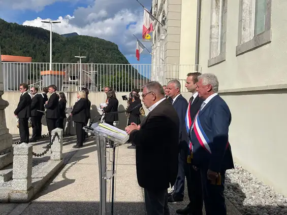 Ce 8 mai à Vougy, la population s’est réunie autour du monument aux morts pour commémorer la Victoire du 8 mai 1945 et rendre hommage à toutes celles et ceux qui ont combattu pour la liberté.